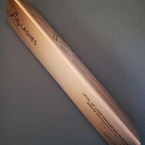 Lilly lashes lash enhancing serum!!